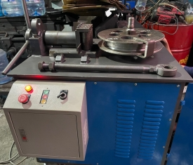 MÁy uốn góc 1 truc thủy lực D60