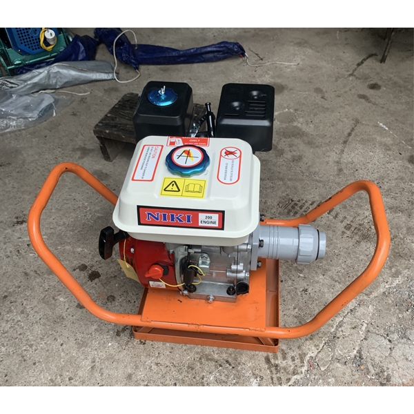 Máy Đầm Dùi Chạy Xăng NIKI GX200 
